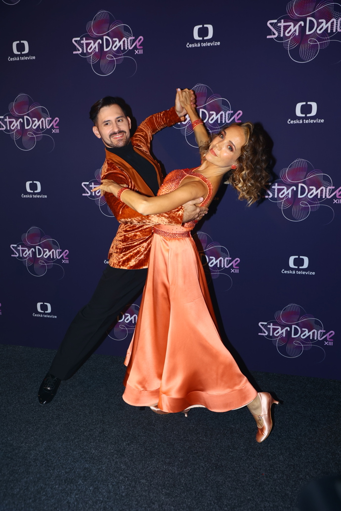 FOTO: Lucie Vondráčková a Lukáš Bartuňek bojují ve StarDance. – stránka 206