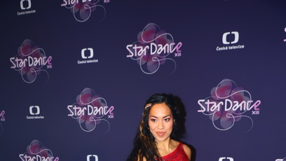 FOTO: Půvabná Chili tentokrát vynesla rudé šaty.