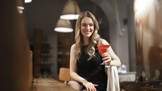 Bianka (24): Začala jsem chodit s barmanem. Jsem zamilovaná, ale naše životy se naprosto míjejí
