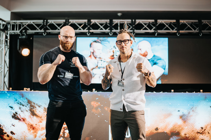 Foto k tématu premiéra – stránka 83