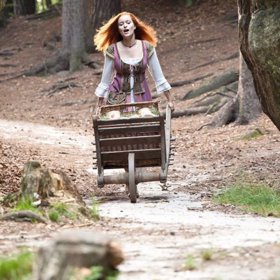 Kamila Janovičová si zahrála chudou hrnčířku Aničku.