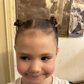 Natálka Matušová měla pro svůj velký den také profesionálně udělaný účes.