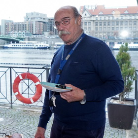 Pavel Nový své oblíbené pivo na akcích mění za dort.