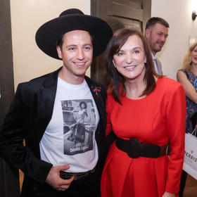 Milan Peroutka je s Beatou Rajskou jedna ruka - shodují se na tom, že lepší je vůbec nepít.