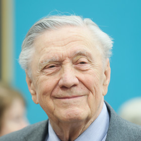 Herec Petr Kostka se narodil 11. června 1938 v Říčanech.