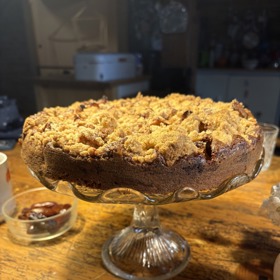 Koláč, který Klára Vytisková upekla pro návštěvu.