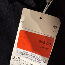 Sleva na těchto kalhotách byla 300 Kč.