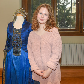 Kvůli pohádce Tři princezny si Sára Černochová nechala obarvit své kudrnaté vlasy na zrzavo.