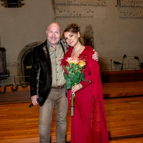 Se svým dlouholetým kamarádem Michalem Davidem. Již před revolucí spolu měli pár duetů.