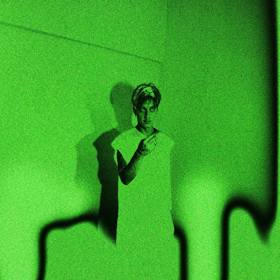 Nicholas Naison byl členem skupiny KHANS.