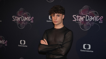 FOTO: Oskar Hes oblékl na devátý večer StarDance průhledné triko.