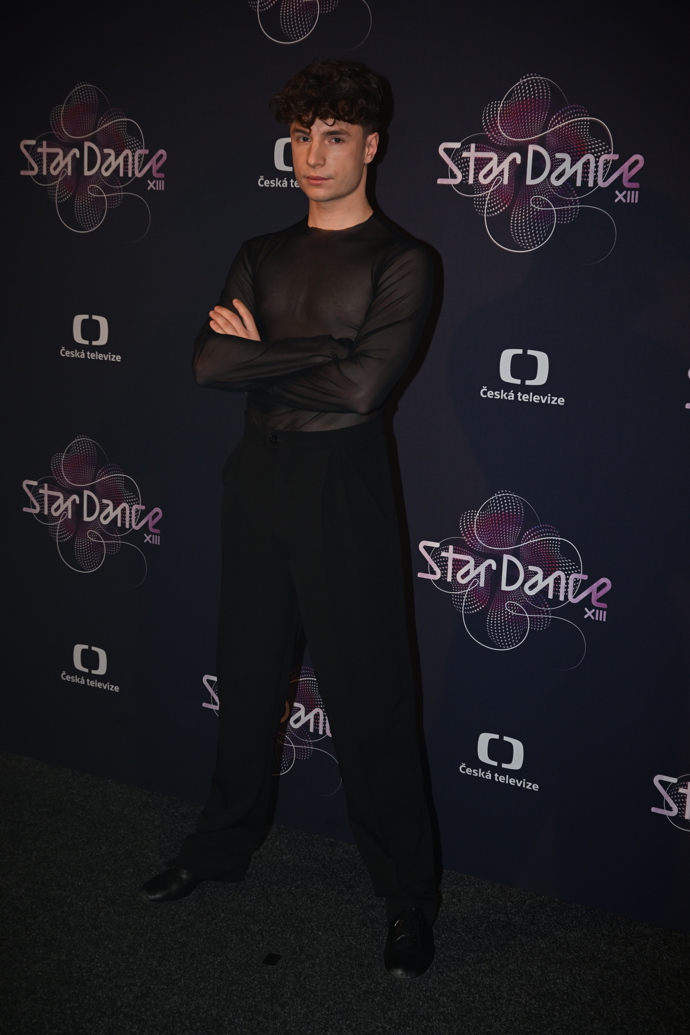 FOTO: Oskar Hes oblékl na devátý večer StarDance průhledné triko. – stránka 334