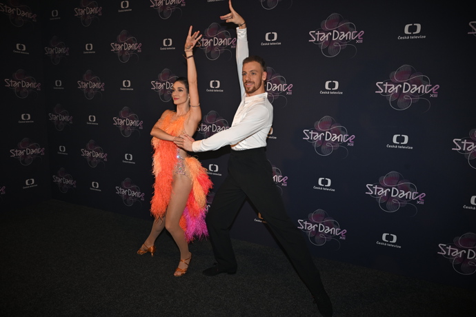 FOTO: Marta Dancingerová a Martin Prágr před začátkem devátého večera StarDance. – stránka 282