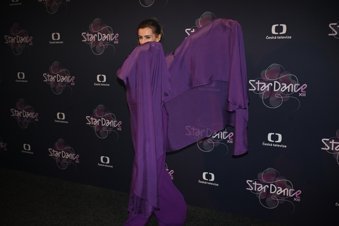 FOTO: Ivana Jirešová se objevila na devátém večeru StarDance. – stránka 297