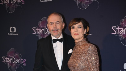 FOTO: Moderátoři StarDance Marek Eben a Tereza Kostková.