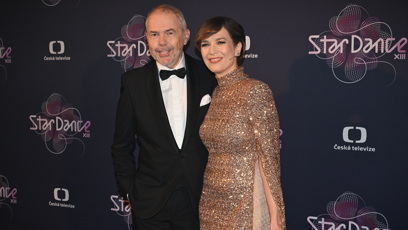 FOTO: Moderátoři StarDance Marek Eben a Tereza Kostková.