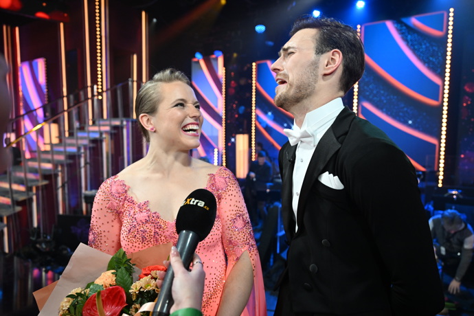 FOTO: Martina Ptáčková se s Dominikem Vodičkou skvěle bavila. Radost jim nezkazil ani konec ve StarDance. – stránka 225
