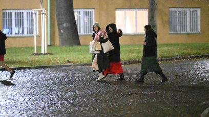 FOTO: Marta Dancingerová odcházela s kamarády.