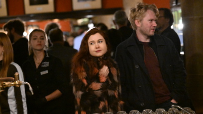 FOTO: Eva Toulová u baru.