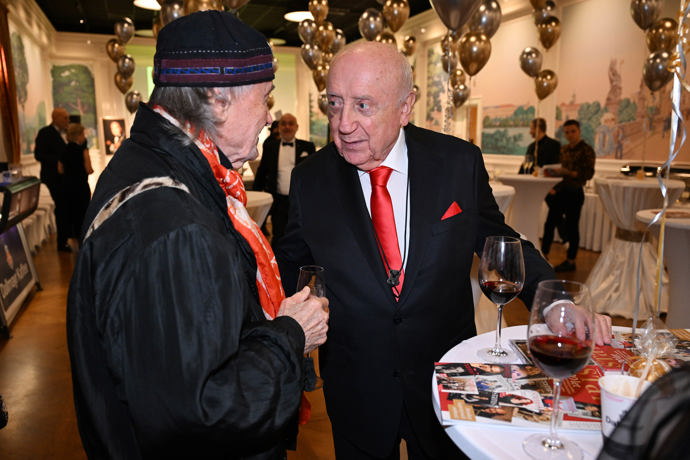 FOTO: Felix Slováček pozval své nejbližší přátelé. – stránka 385