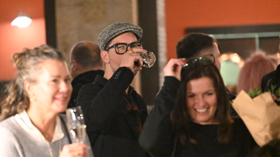 FOTO: David Kraus si užíval sklenku.