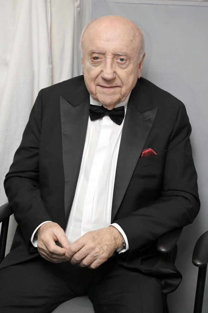 FOTO: Felix Slováček má červené oko. – stránka 392