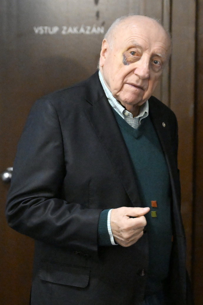 FOTO: Saxofonista Felix Slováček. – stránka 457