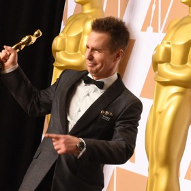 Za svůj výkon ve filmu Tři billboardy kousek za Ebbingem získal v roce 2018 Oscara.