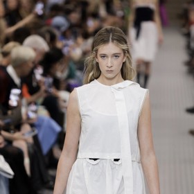 Sunday pak šla v říjnu přehlídku značky Miu Miu na pařížském týdnu módy. Jednou by se ráda stala modelkou.