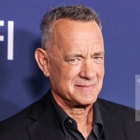 Herec Tom Hanks patří k absolutní hollywoodské špičce. Získal dva Oscary a ztvárnil bezpočet nezapomenutelných rolí, třeba houževnatého Chucka Nolanda v dobrodružném filmu z roku 2000 Trosečník.