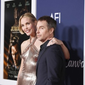 Sam Rockwell chodí už téměř dvacet let s kolegyní Leslie Bibb. Na děti ani svatbu ale nikdy nepomysleli.