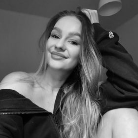 Alžběta měla v minulosti dlouhé vlasy.