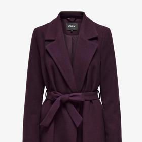 Vínový kabát s vázačkou, 1 520 Kč