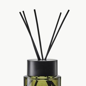 Difuzér Oud Leaf (růže, cedrové dřevo, jasmín, kosatec a konvalinka), Meraki, Westwing, 629 Kč