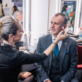 Jan Tománek v zákulisí. 