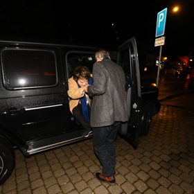 Jiřina Bohdalová přijela v autě za 3,6 milionu. 