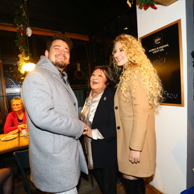 Jiřina Bohdalová se svou rodinou.