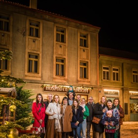 Speciální vánoční díl je v seriálu Ulice dlouholetou tradicí. Letos se jeho děj točí kolem rodiny Jordánových a Mária s Ájou.