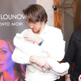 Dcerce by v hokejové kariéře nebránil, moc dobře ale ví, jak je složité dostat se až na vrchol. Sám vyrůstal a hrál s těmi největšími českými hokejovými hvězdami.