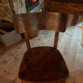 Původní židle, do které se Lucie Benešová pustila.