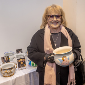 Za nočník pomalovaný Ivou Hüttnerovou se podařilo vybrat krásných 40 tisíc korun.