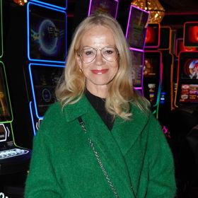 Jitka Asterová podlehla trendy vlně a nosí dioptrické brýle v designu oblíbených "aviators" čili pilotek.