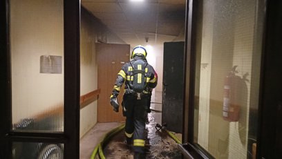 FOTO: Zásah hasičů v karlovarském pečovatelském domě.