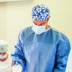 Mnohé zákroky už podle něj vyhledávají také muži.