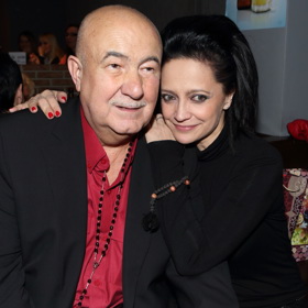 Petr Hannig s Lucií Bílou na oslavě 70. narozenin.