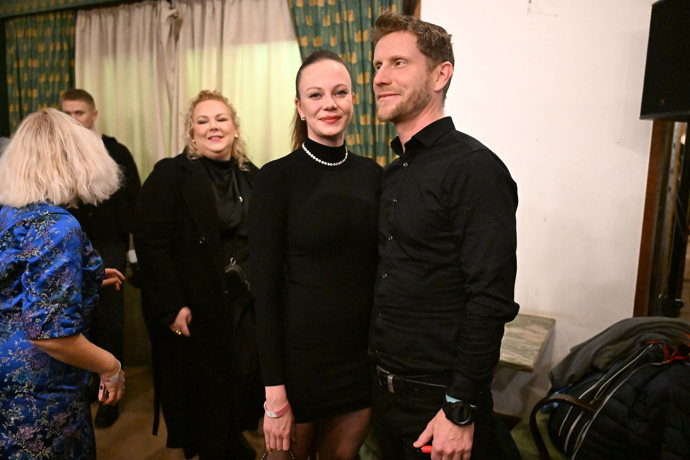 FOTO: Jaromír Nosek opustil svou, v té době těhotnou, partnerku kvůli Ivetě Bendlové. – stránka 91