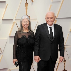 Anthony Hopkins vede už 50 let spořádaný život poté, co v opilosti málem přišel o život. Od roku 2003 je navíc šťastně ženatý s obchodnicí se starožitnostmi Stellou Arroyave.