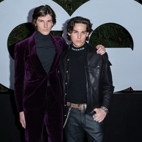 Dylan a Paris Brosnanovi se zkoušejí prosadit ve filmové branži. Dylan jako režisér, Paris coby producent.