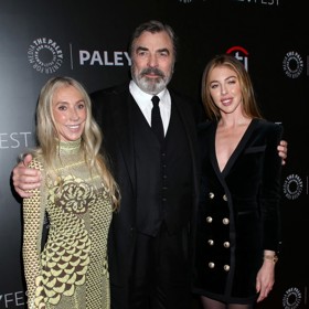 Tom Selleck sice stále pracuje, víc se ale soustředí na rodinný život s manželkou Jillie Mack (vlevo), dcerou Hannah Selleck (vpravo), která se věnuje parkuru, a synem Kevinem, jenž je také hercem a zároveň tátou šesti dětí.