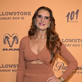 Když kvůli zdravotním problémům podstoupila plánované zmenšení velkých stydkých pysků, operatér jí bez souhlasu provedl ještě jeden zákrok - vaginální rejuvenaci.